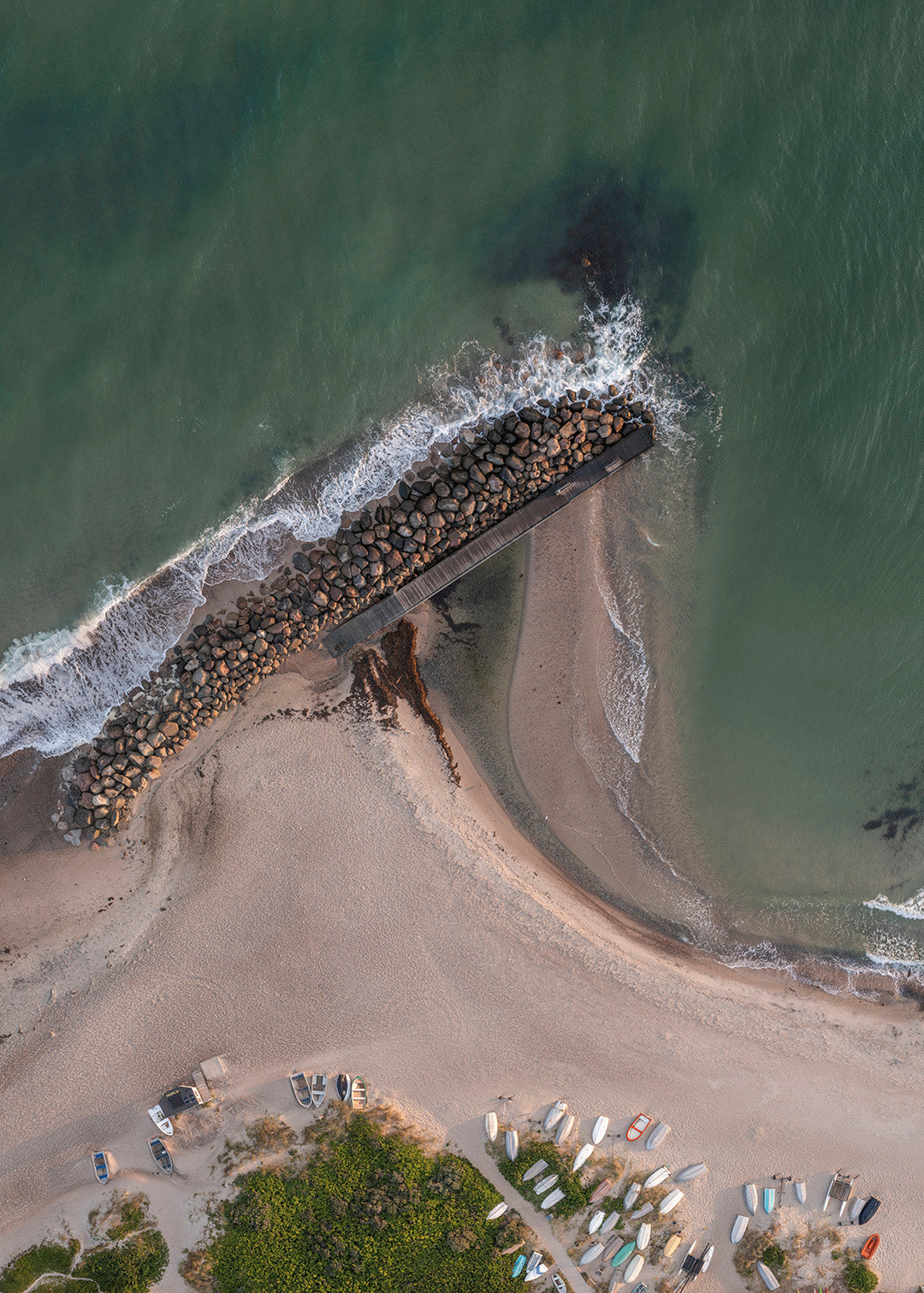 Tisvildeleje mole plakat – Dronefoto af strand og hav
