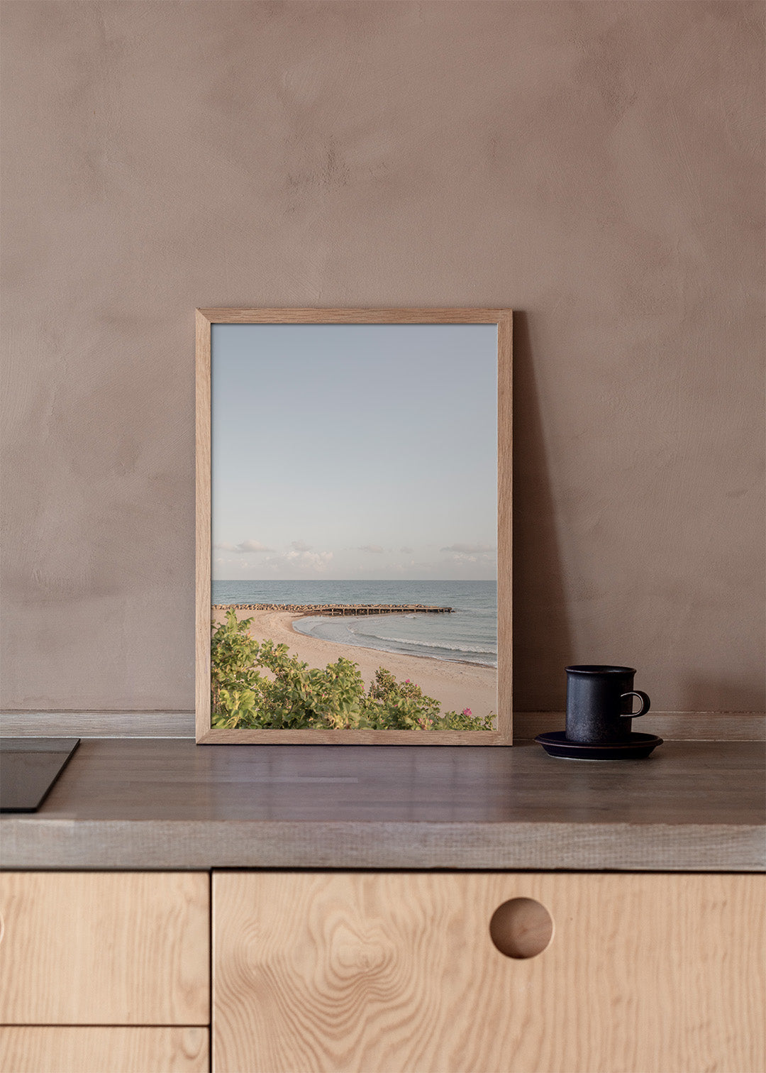 Tisvildeleje plakat – Mole og strand i morgenlys | Foto Factory