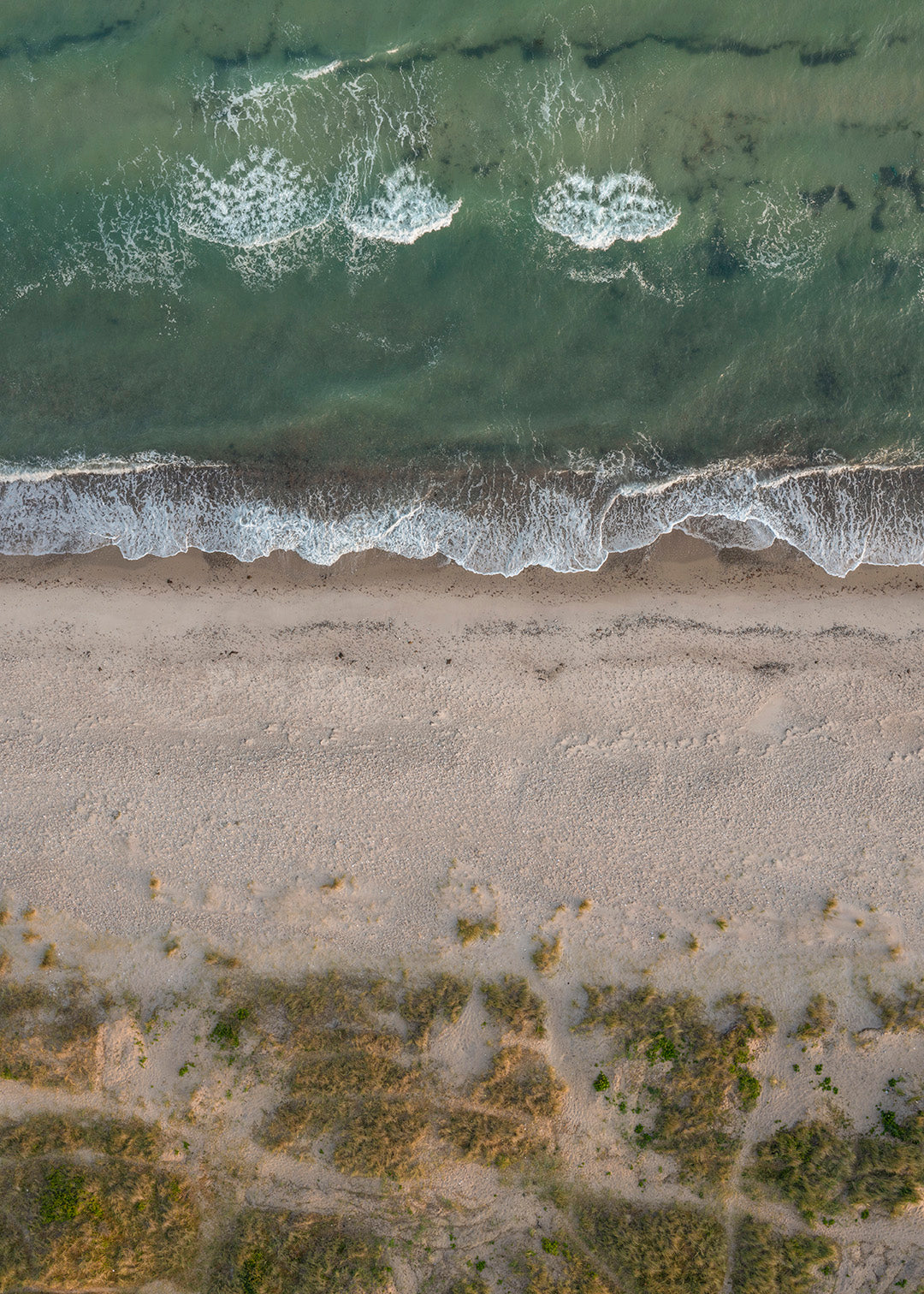 Tisvildeleje strand plakat – Bølger set ovenfra